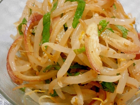 夏の薬味をたっぷり使った、もやしの胡麻和え